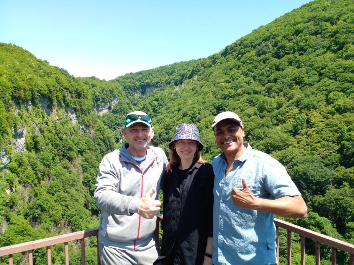 Giorgi'S Homestay Кутаїсі Екстер'єр фото