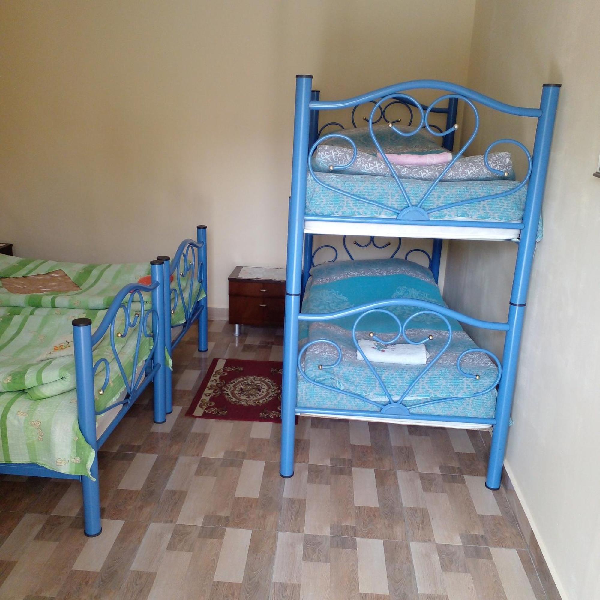 Giorgi'S Homestay Кутаїсі Екстер'єр фото