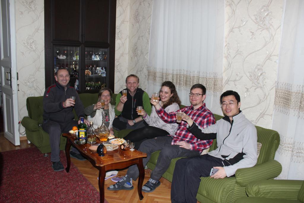 Giorgi'S Homestay Кутаїсі Екстер'єр фото