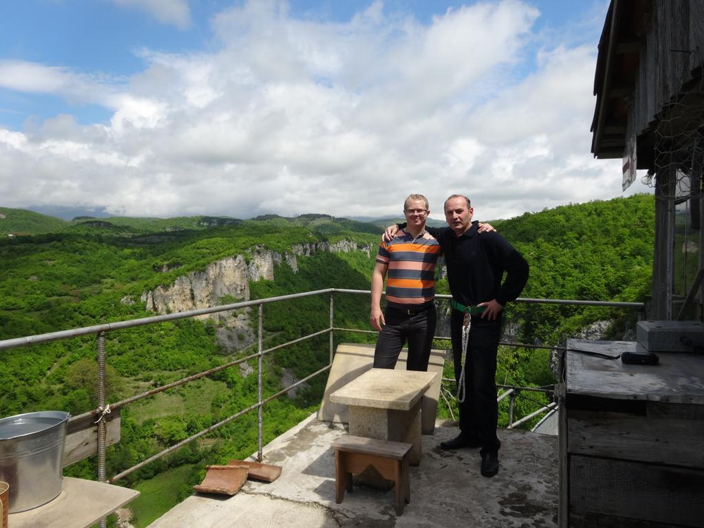 Giorgi'S Homestay Кутаїсі Екстер'єр фото