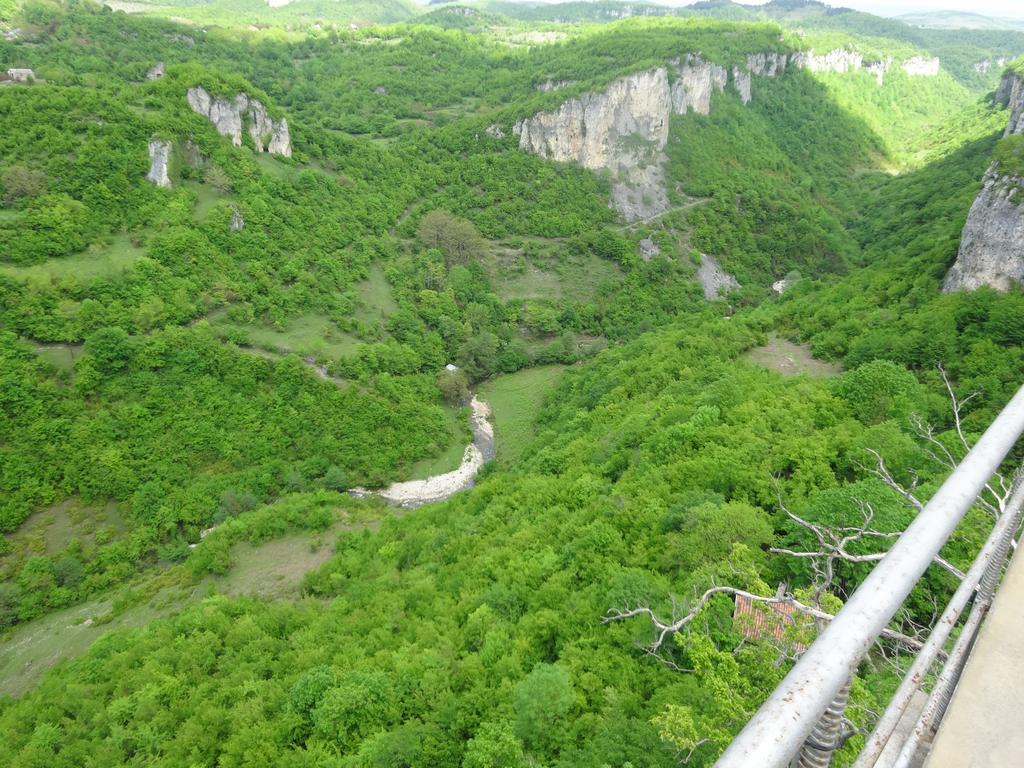 Giorgi'S Homestay Кутаїсі Екстер'єр фото