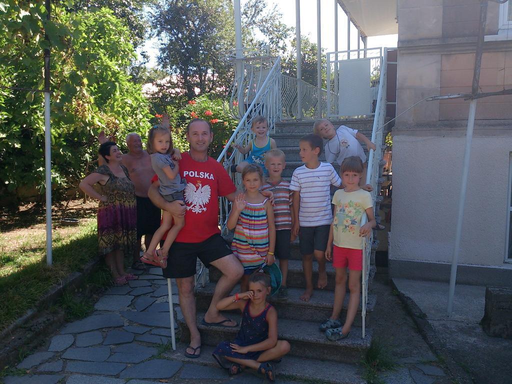 Giorgi'S Homestay Кутаїсі Екстер'єр фото