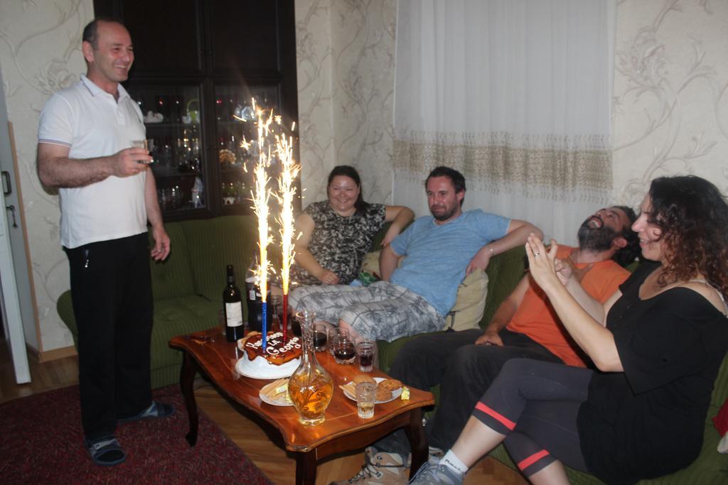 Giorgi'S Homestay Кутаїсі Екстер'єр фото