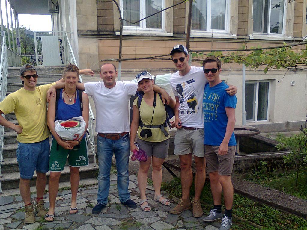 Giorgi'S Homestay Кутаїсі Екстер'єр фото