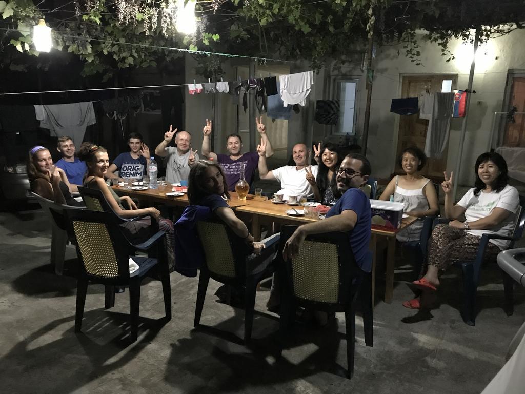 Giorgi'S Homestay Кутаїсі Екстер'єр фото