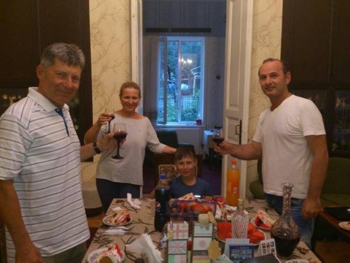 Giorgi'S Homestay Кутаїсі Екстер'єр фото