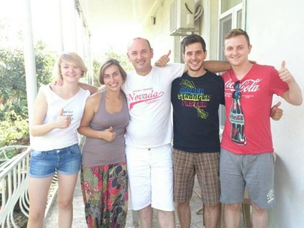 Giorgi'S Homestay Кутаїсі Екстер'єр фото
